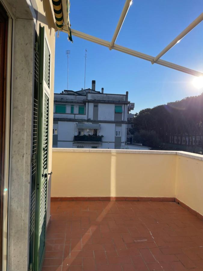 Accogliente Camera Singola Con Balcone A 500 Mt Dal Mare Marina Di Carrara Extérieur photo