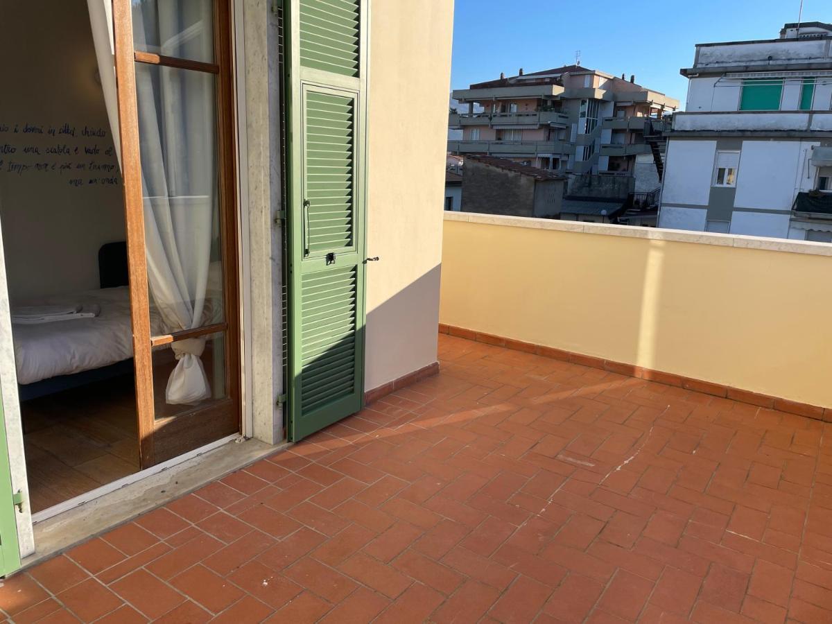 Accogliente Camera Singola Con Balcone A 500 Mt Dal Mare Marina Di Carrara Extérieur photo