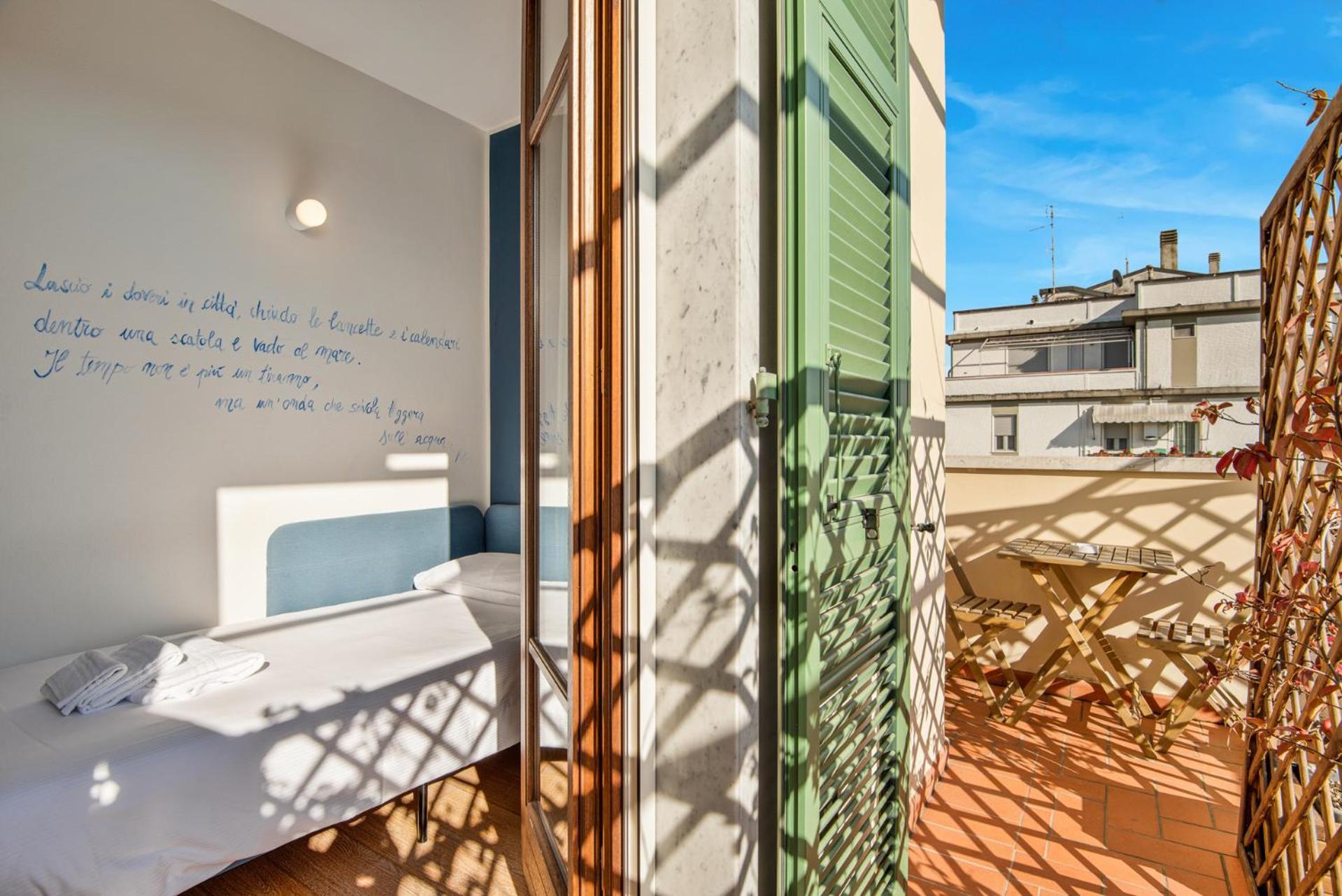 Accogliente Camera Singola Con Balcone A 500 Mt Dal Mare Marina Di Carrara Extérieur photo